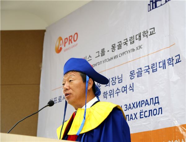 최윤 이미지