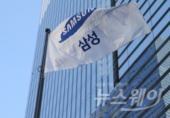 삼성전자, 2Q 영업익 14조8000억원···신기록 행진 ‘제동’(상보)