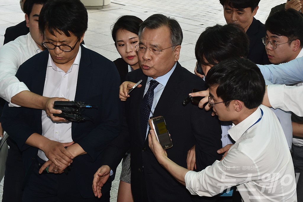 [NW포토]박영수 특검, 이재용 삼성전자 부회장에 뇌물 제공 혐의 징역 12년형 구형