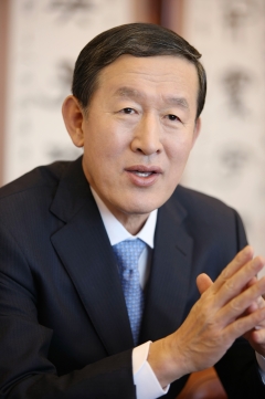 GS그룹, 4세 경영 시동··· 후계구도 불투명 속 잰걸음