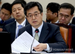 김동연 “GM, 정부와 포괄적 협의중···한미FTA 협상서 언급할 것”
