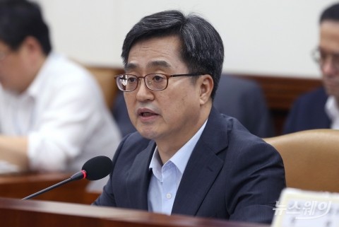 김동연 “고용·소득분배 어려워졌다···정책역량 몰아 대응”