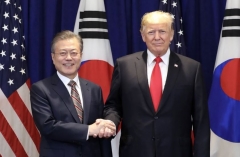 靑 “한미 두정상, 한반도 완전한 비핵화 심도 있게 협의”