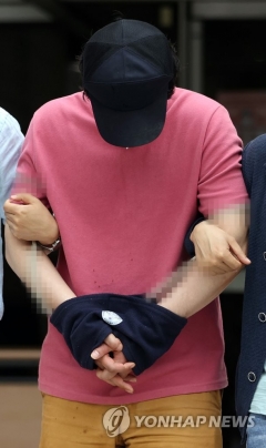 서울역 ‘묻지마 폭행’ 피의자 구속영장 기각···法 “위법한 긴급체포”