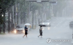 [오늘 날씨]전국 흐리고 곳곳에 소나기···돌풍·우박 주의