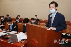 수출입은행 노사, ‘사외이사 내정설’ 충돌···방문규 행장 책임론도