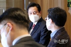 오세훈, '재개발 규제완화' 창신·숭인 방문 "신통기획 통해 적극 지원"