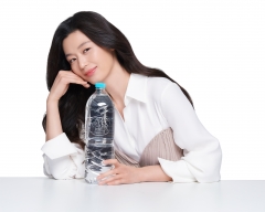 생수업계에 부는 무라벨 바람···삼다수 아성 흔들릴까