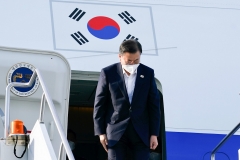 문 대통령, G7 회의 참석 영국 출국···유럽 3개국 순방 돌입
