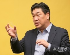 [인터뷰]김인석 이즈미디어 대표 “코스닥 탑3에 들겠다”