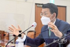 은성수 “‘분기배당’ 신한금융과 의견 교환 중···작년 수준이 바람직”