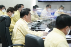 靑 “문 대통령 北 발사체 관련 안보실장 보고 청취···NSC 상임위 개최”