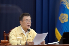 문 대통령 “코로나로부터 가장 안전한 나라가 될 것”