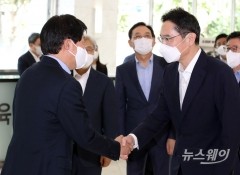 ‘프로포폴 투약 혐의’ 이재용 부회장, 12일 첫 공판