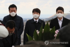 이준석 “윤석열 측근 모욕적 발언이 상황 악화”(종합)