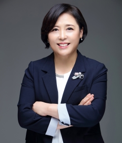 [She is]신한금융그룹 최초 여성 CEO 조경선 신한DS 사장 후보자