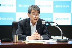 KDB생명 매각 장기화 조짐에 이동걸 산업은행 회장 근심