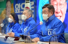 민주당, 尹 '봐주기 수사·주가조작 의혹' 총공세···"부당거래 실사판"
