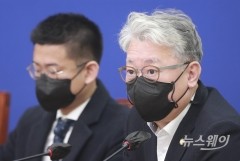 '검찰개혁' 드라이브 거는 민주당, 문정부 임기 내 속도전 예고