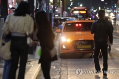 저소득층 100만원·택시기사 300만원 지원금 24일부터 지급