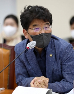 민주당, '성비위' 의혹 박완주 의원 제명 의결