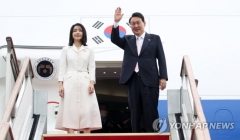 윤 대통령, 나토 정상회의 참석 위해 스페인 行···첫 외교무대