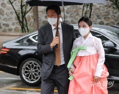 [NW포토]정의선 회장 장녀 결혼식 참석하는 정기선 HD현대 사장