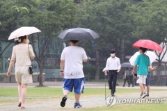 [내일 날씨]전국 대부분 지역 소나기···최고 기온 35도 무더위 지속