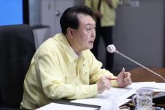 윤 대통령 "기록적 폭우 반복···기상예보 정확도 높여야"